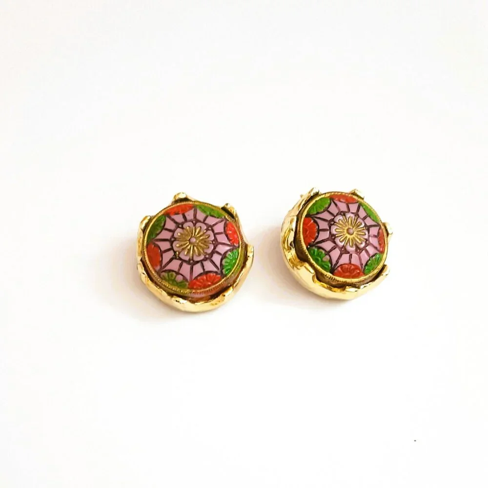 N/A women round